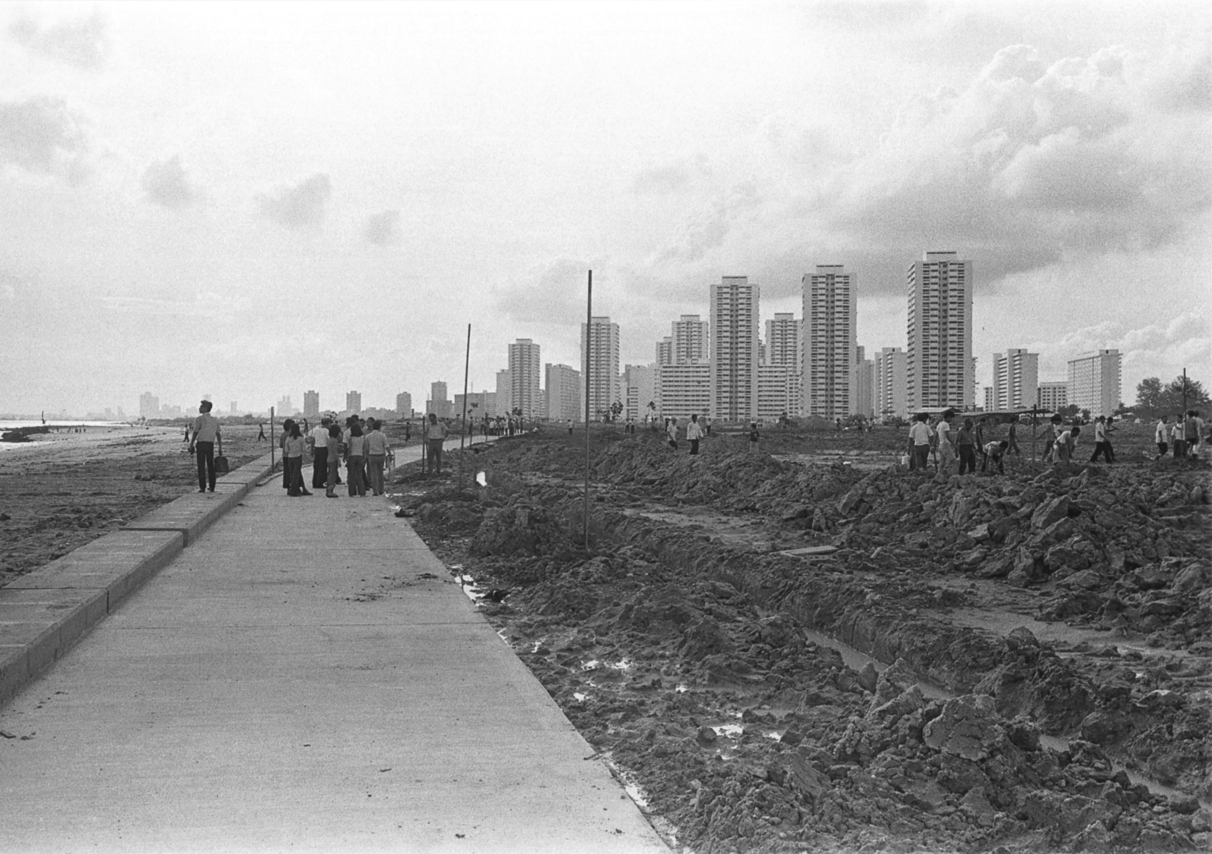 East Coast Park was one of the first regional parks. Developed on reclaimed land in four phases over a 12-year period from 1971 to 1983, the park was designed with the theme, “Recreation for All”. National Archives of Singapore.